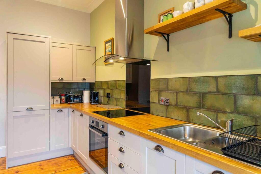 Spacious City Centre Apartment Full Of Character Inverness Eksteriør billede